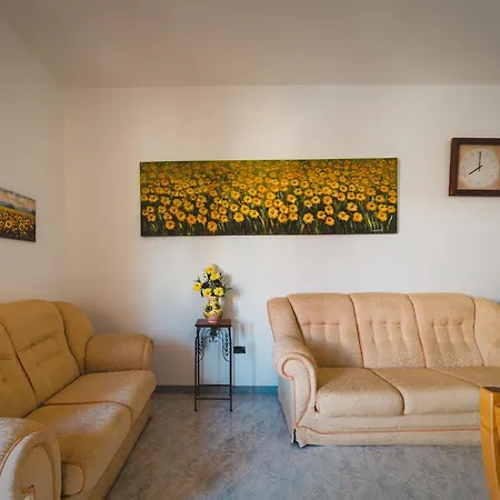 Holiday home - Girasole By Diddoi Capilungo